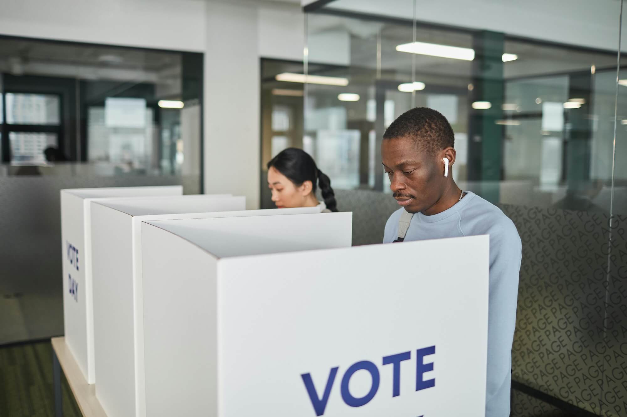 People voting